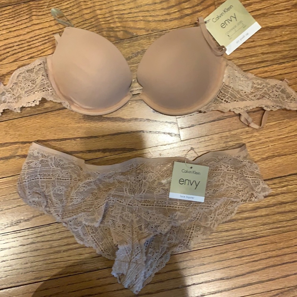 Calvin Klein Envy Bra Air Push Up w lace Hipster